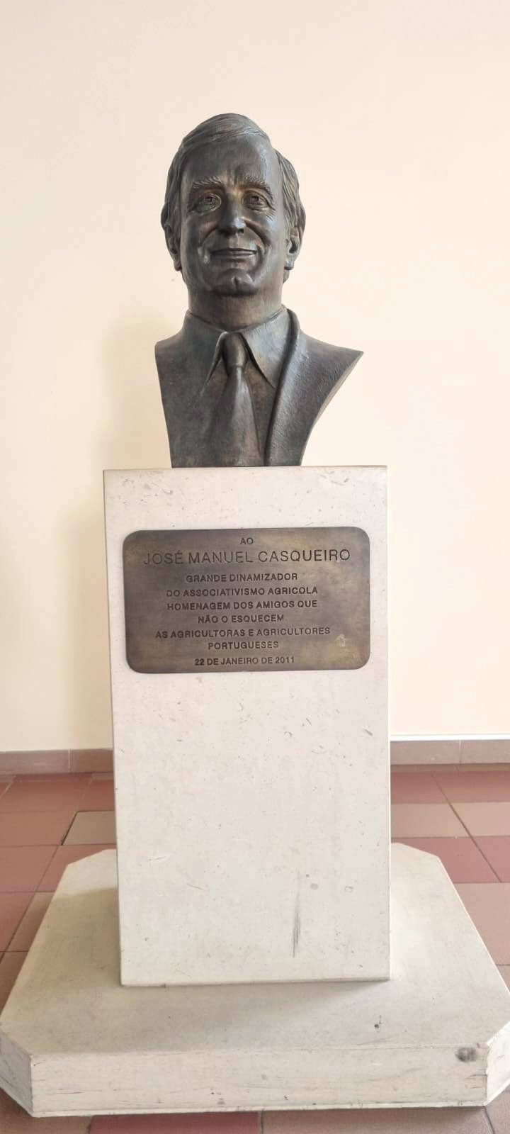 Busto de homenagem a José Manuel Casqueiro no CNEMA, Santarém